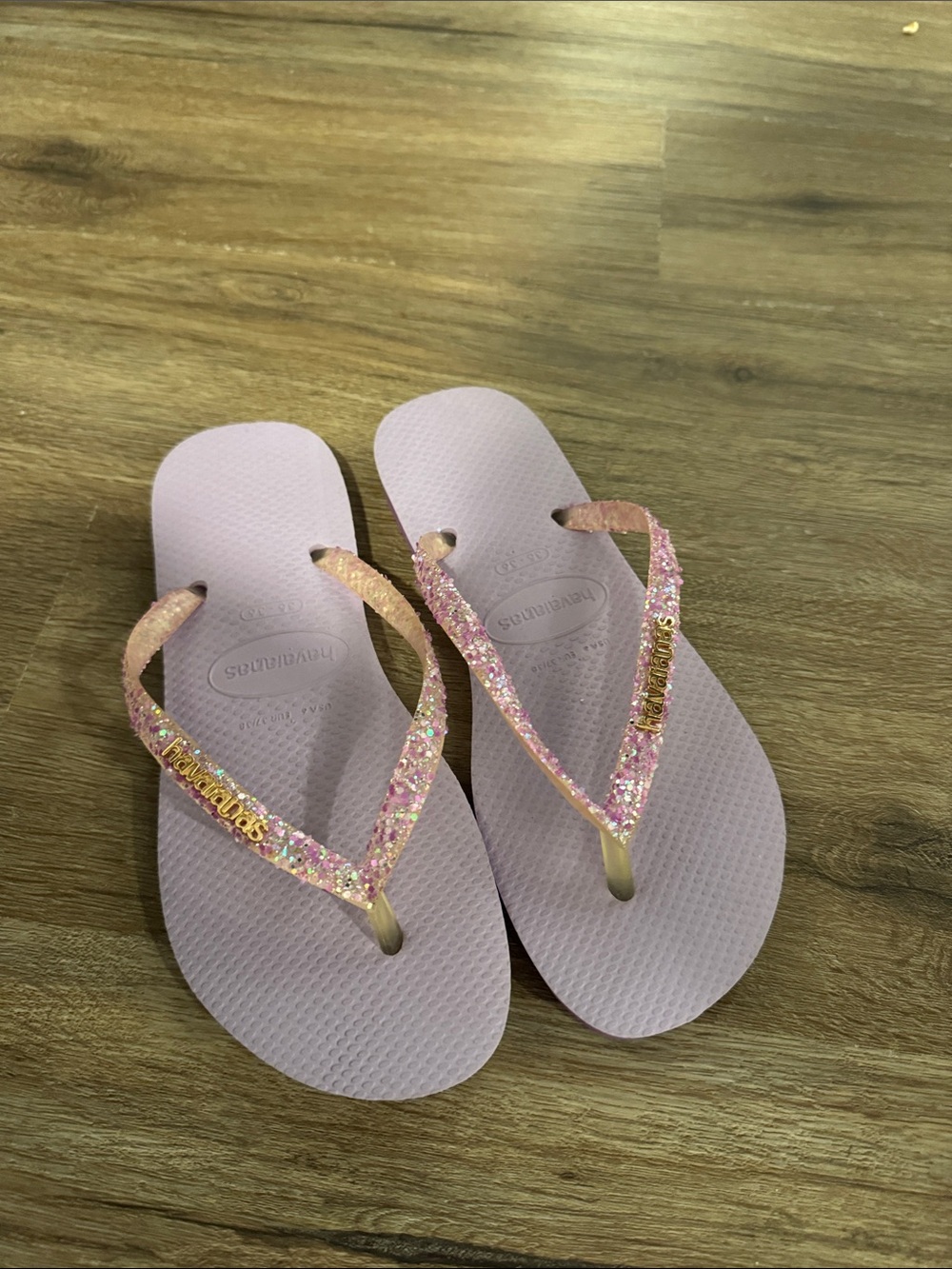 Havaianas Women's Glitter Slim Flip Flops - Pink with Gold Accents